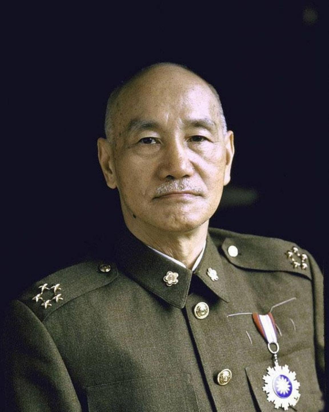 蒋介石这辈子最恨的三个人，如果不是他们，自己就不会败逃台湾蒋介石退到台湾省后