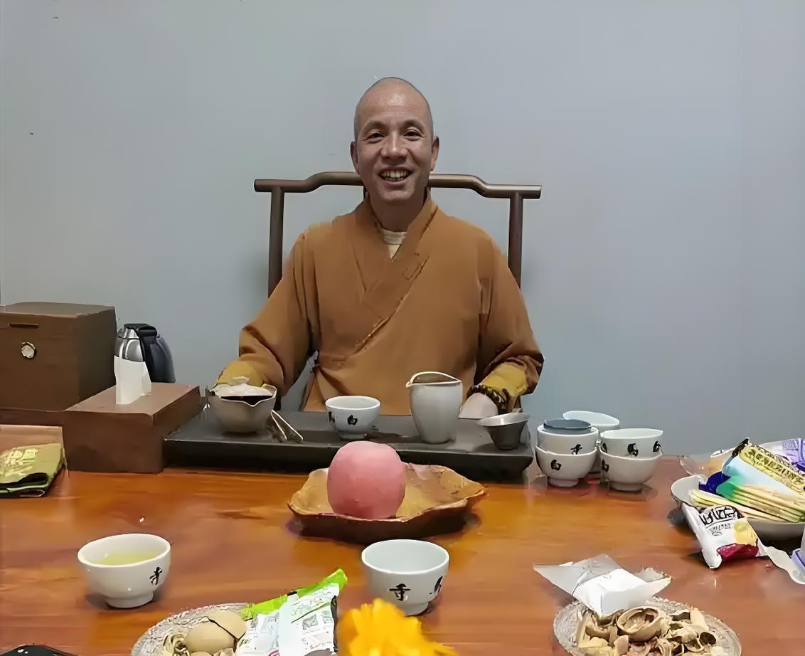 我有一种预感，少林寺新来的方丈，估计也不会长期待在这里。现在可以看出，这位新