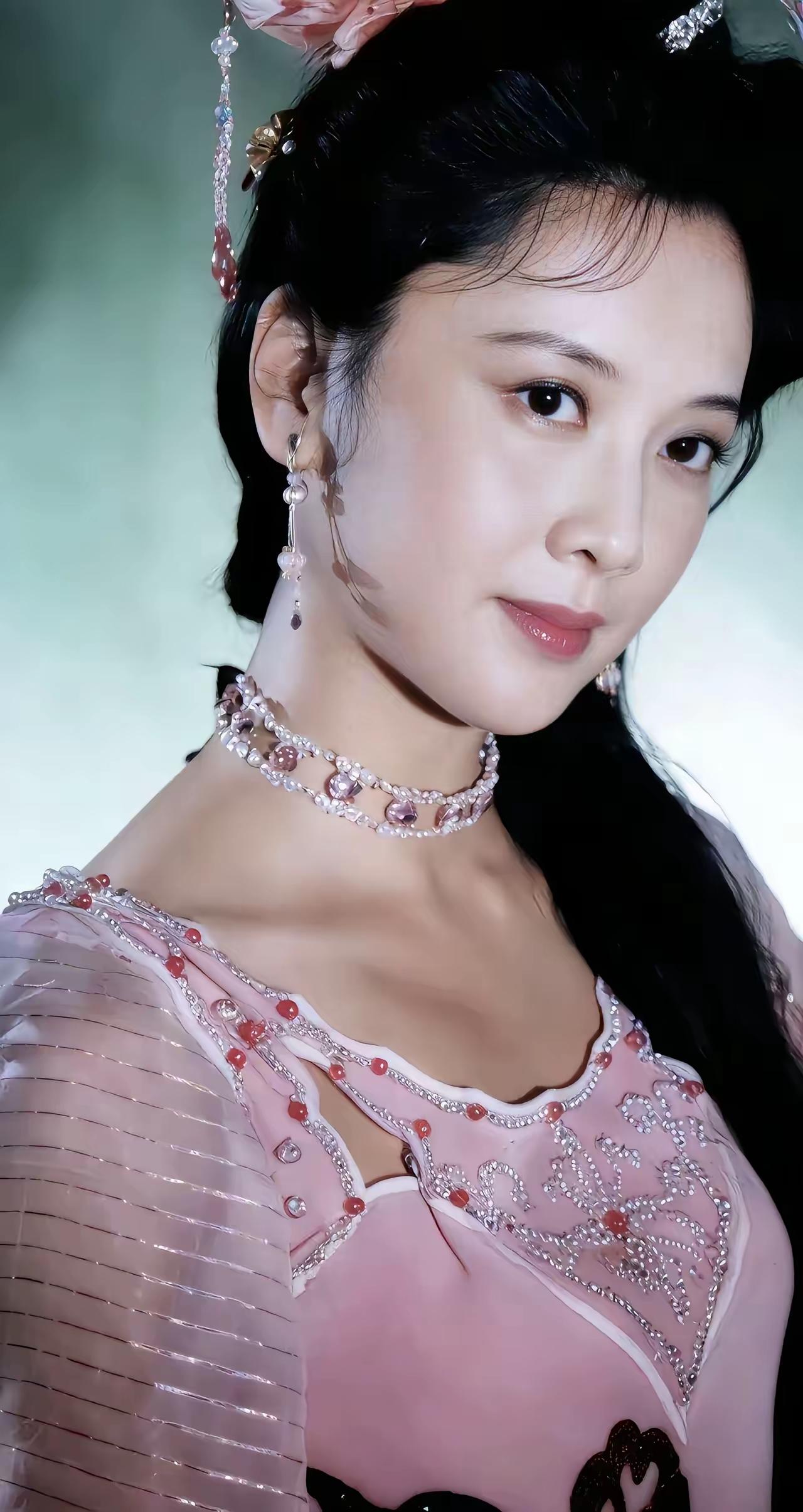 高清修复的西游记美人图快来看看谁才是你心目中最美的女神吧都说女儿国国王美，但