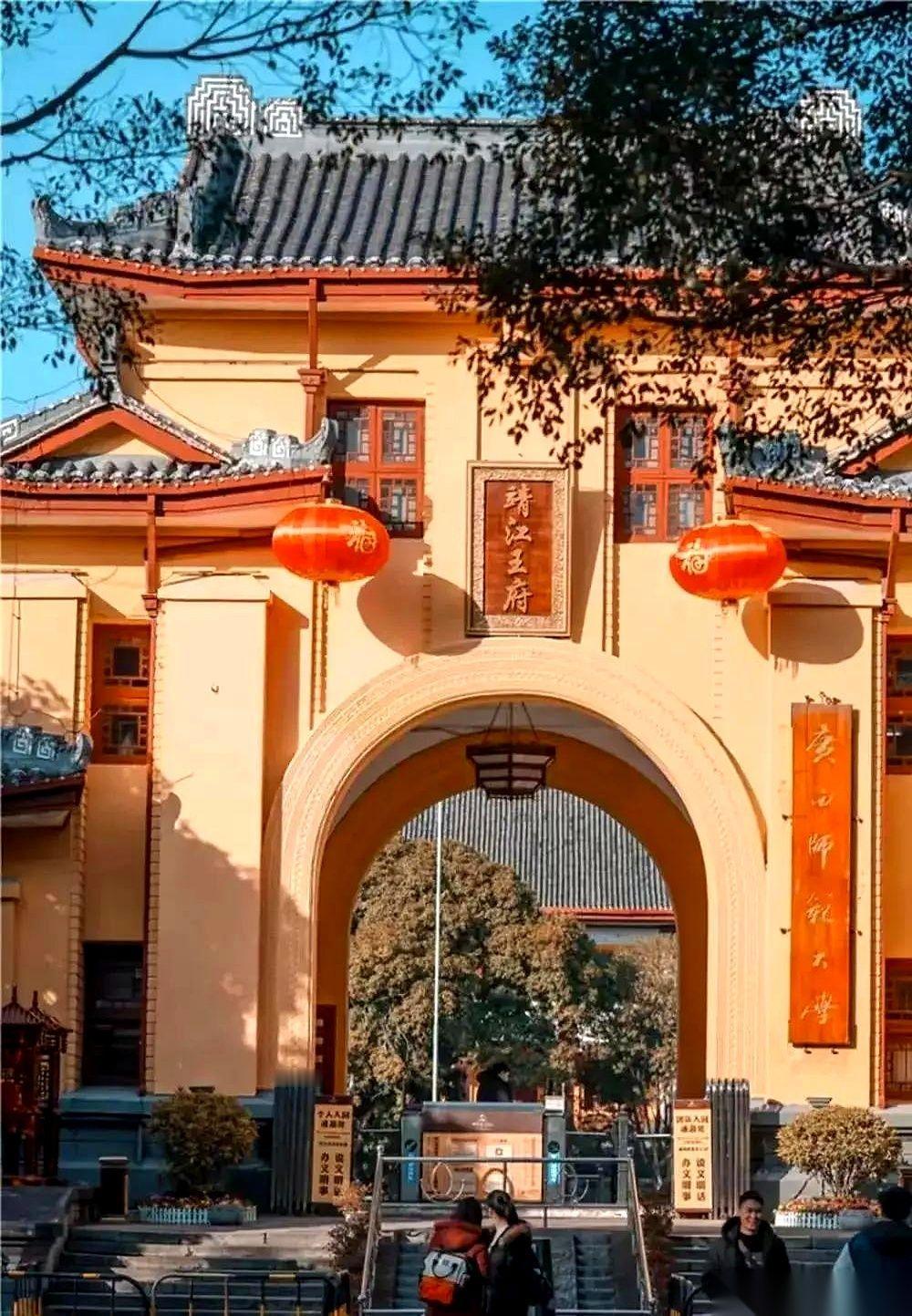我得跟桂林道个歉。真的，郑重其事地。我以前对它的理解，太肤浅了，浅得就像朋友