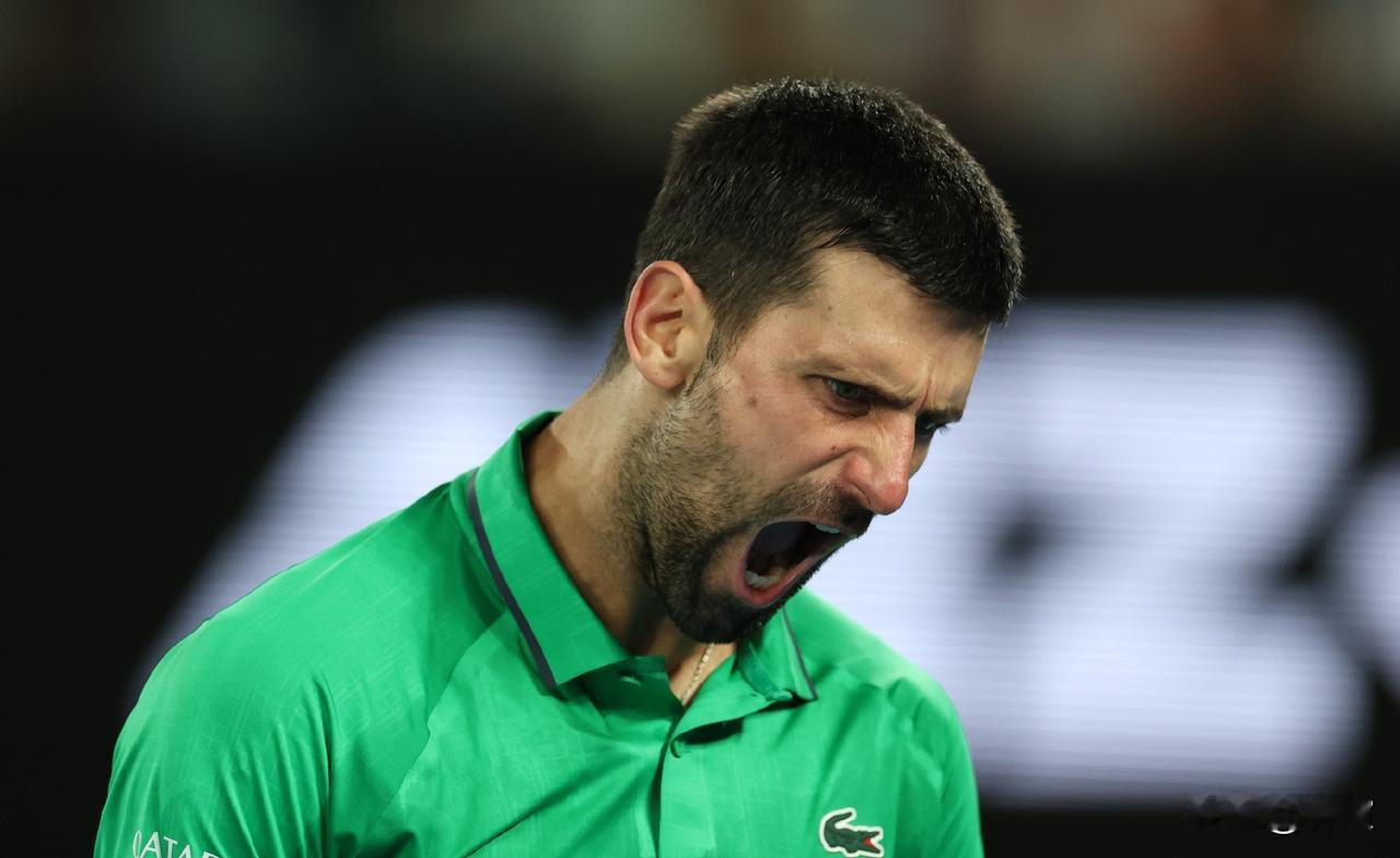 必须迷信一下！头顶三尺的神明都在希望德约科维奇夺冠！澳网男单半决赛面对24岁