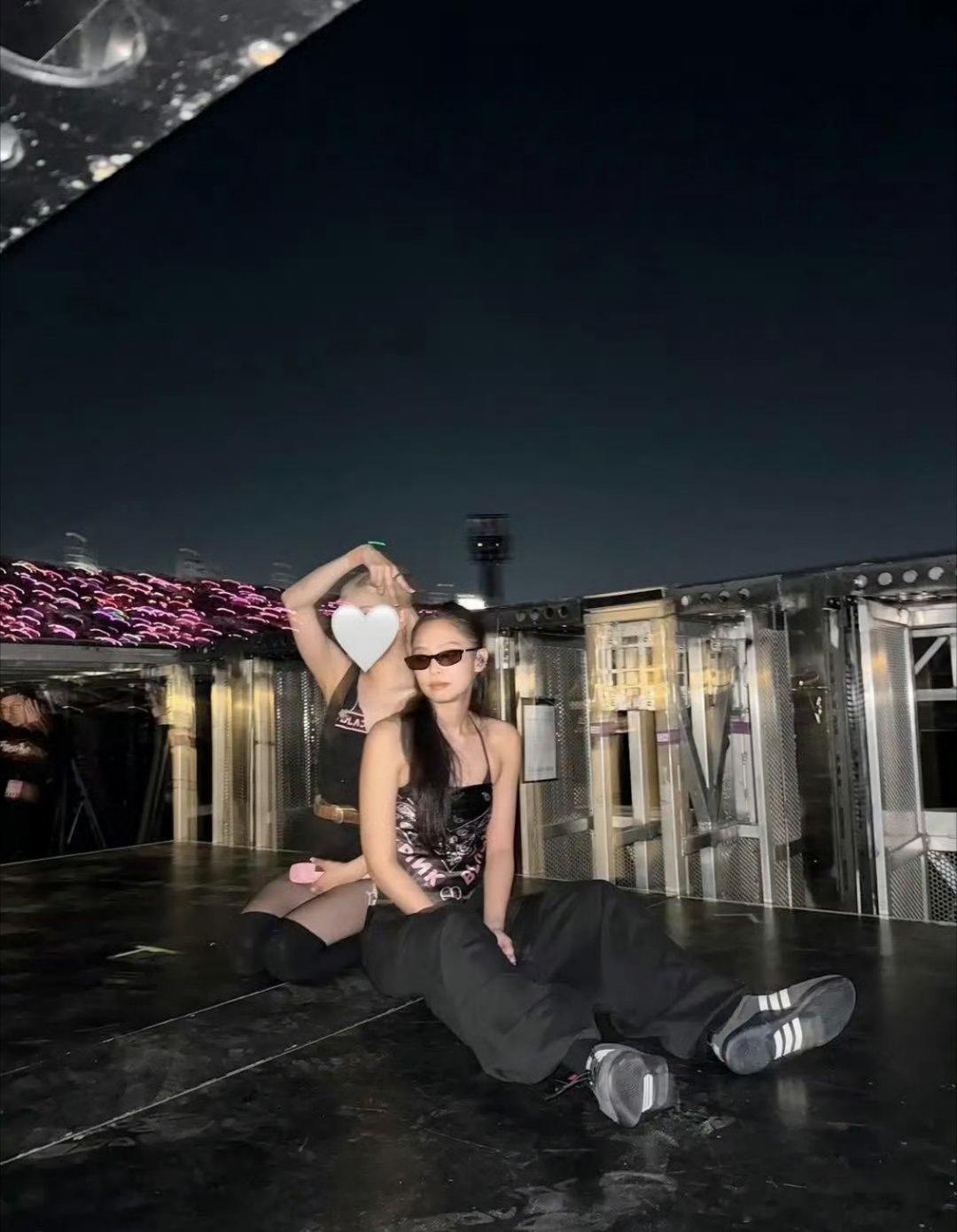 jennie打码朴彩英完，朴彩英ins更新也把jennie打码了🤐​​​