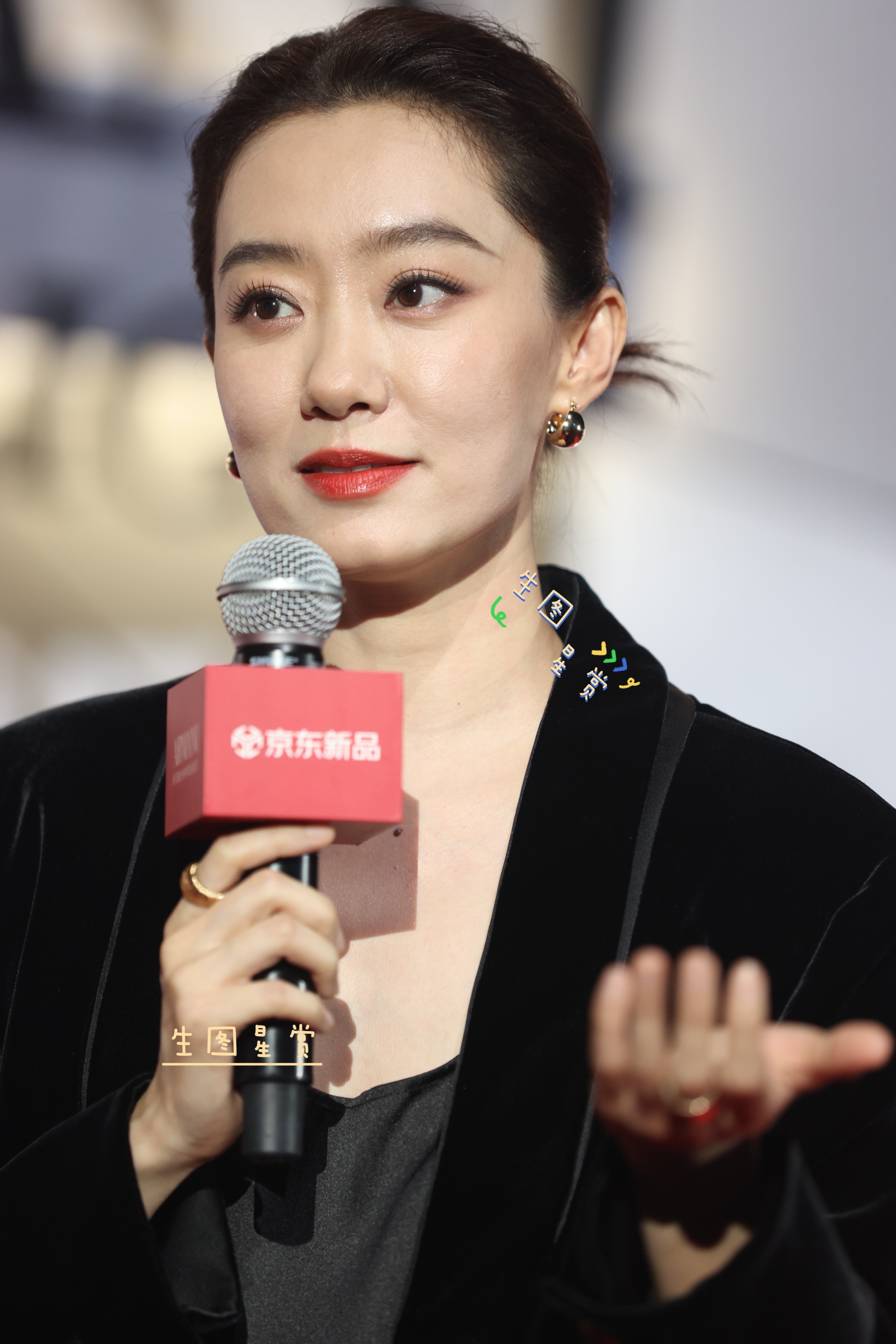 斐妈一出场便被硬控了，大女主气场完全无法抵抗💄张小斐影后松弛感张