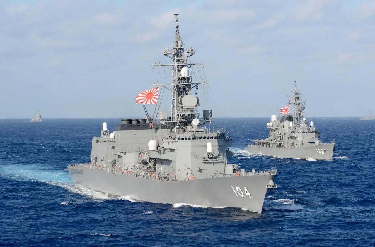 日本在东海层层设伏等着跟我们耗，命门却在几千公里外的海上航线。潜艇埋伏、战机游击