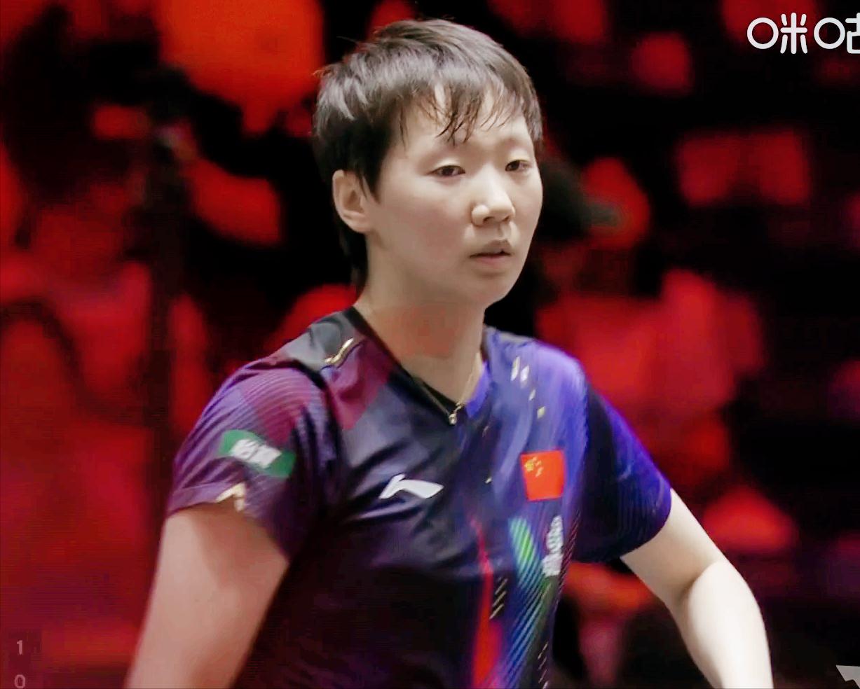 侯英超着急了，提醒王曼昱：温特防弧半路出家，用不熟，你不要着急，就发她正