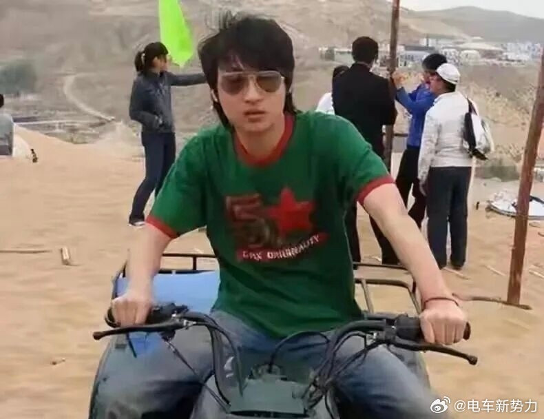 有消息报道，当年说出那句著名口号“我爸是李刚”的李启铭，在服刑六年出獄后，如今正
