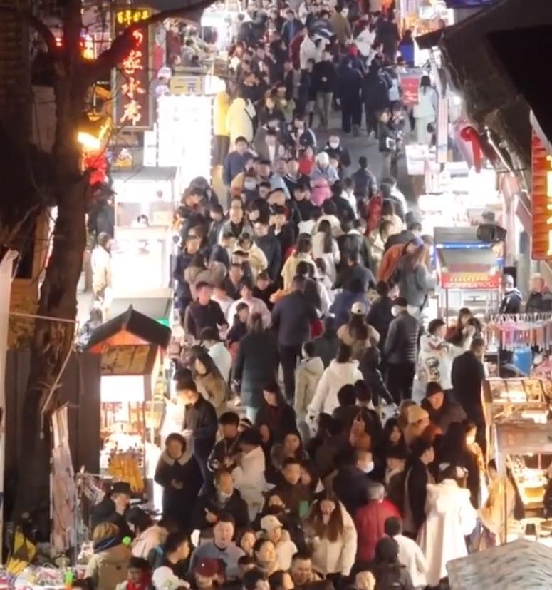 咱们中国市场这么大，核心优势到底体现在哪儿？其实这话里，正藏着“十五五”期间我国