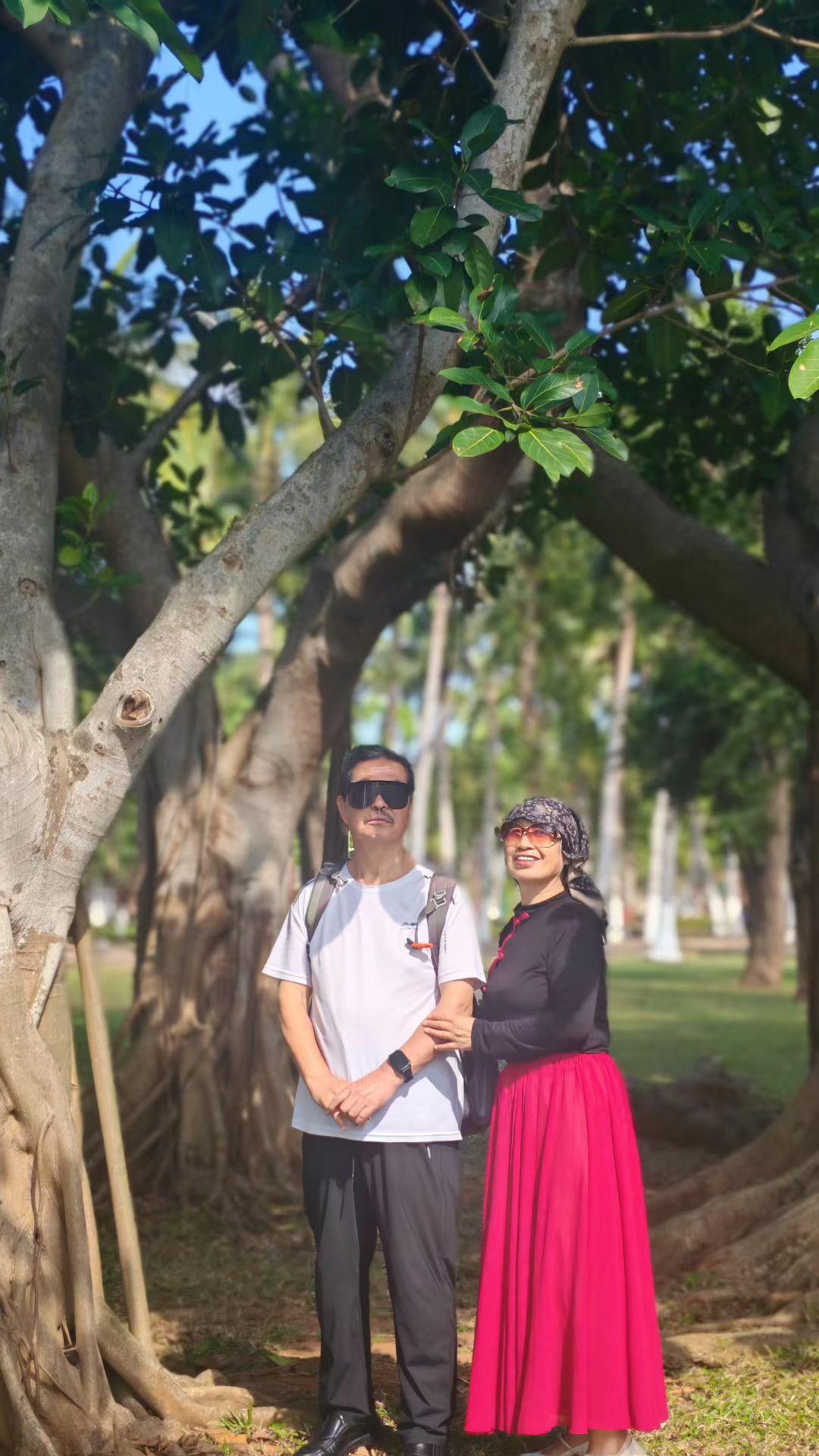 人这一辈子，谁还没栽过几个跟头，谁还没为几个人红过眼眶、熬过黑夜啊。前些年