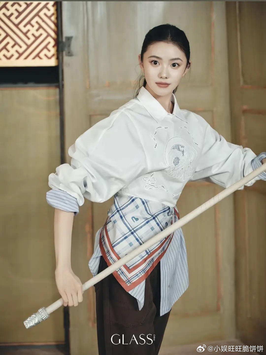 omg在外面看小图还以为刘浩存演的是厨师