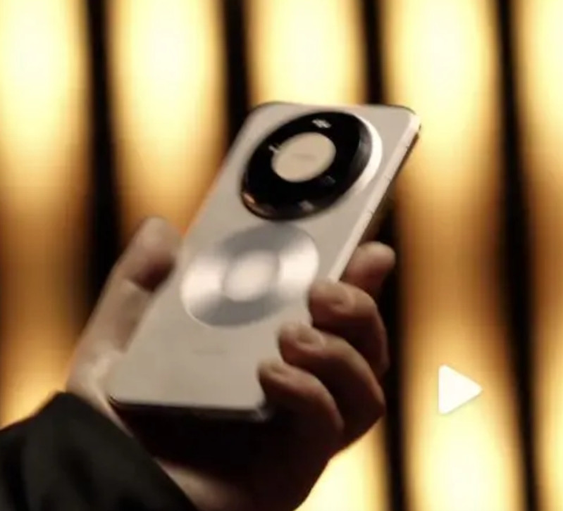 余承东发布了华为Mate80系列的宣传片，可以看到这一代的外观有明显的变化，摄