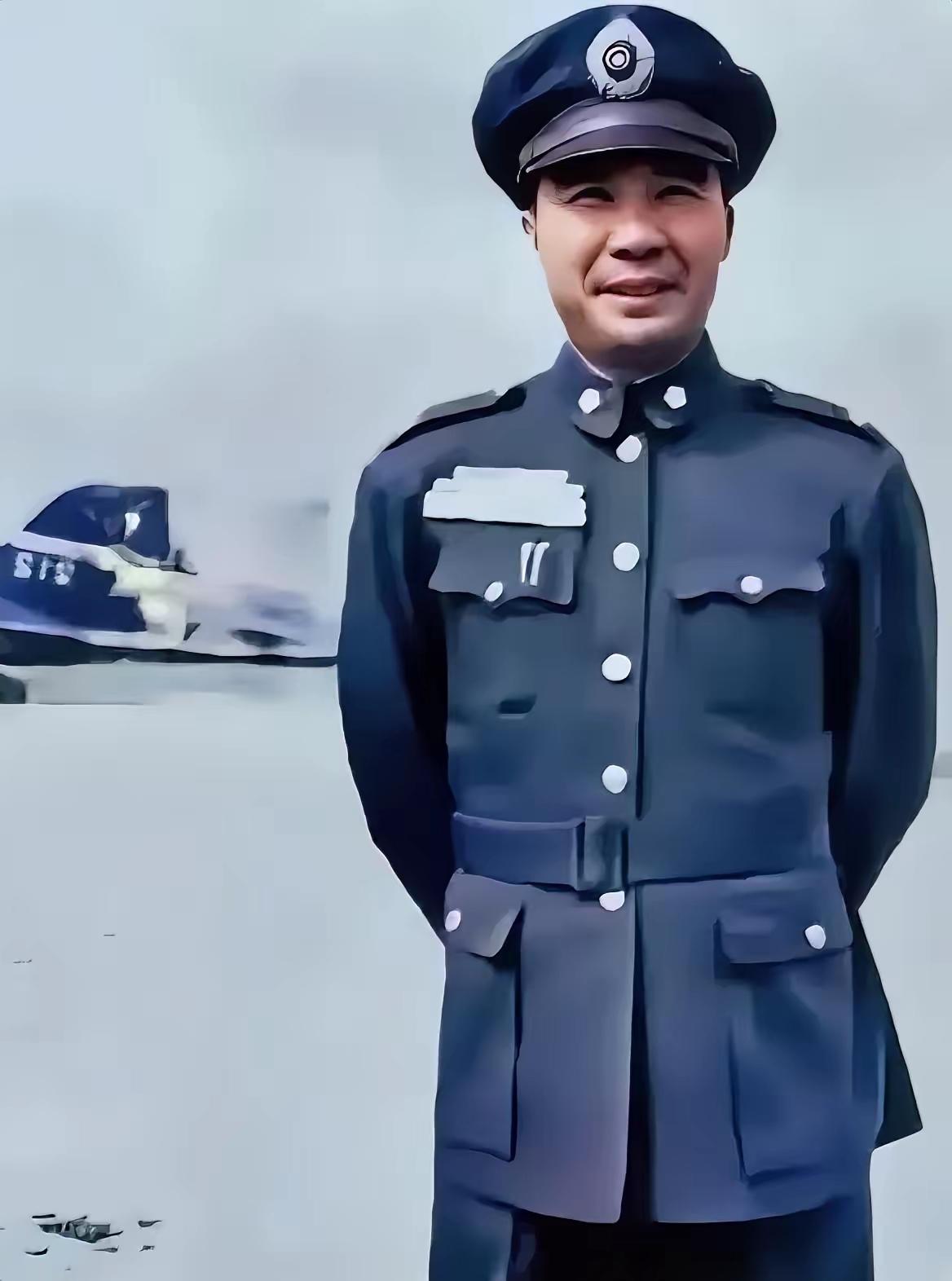 1941年，日军用毒气攻下高安城，74军军长王耀武看着满地的国军尸体悲痛欲绝，这