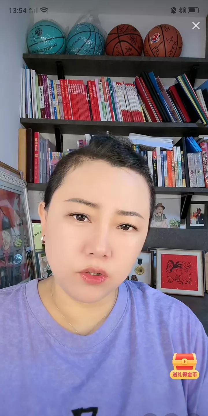 昨天下午，前中国女篮名将马增玉时隔多日后开播与球迷聊天。被问道如何看待宫鲁鸣重新