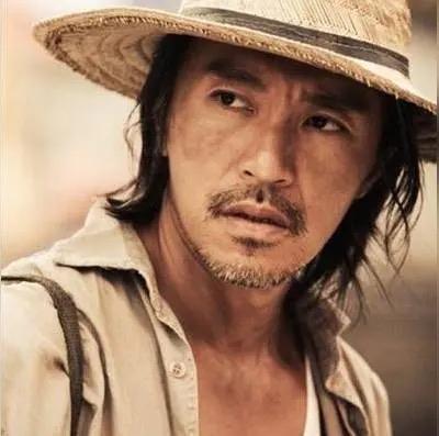 别人演穷人是卑微丑态，唯有周星驰，演尽底层的体面终于懂了为什么没人能替代
