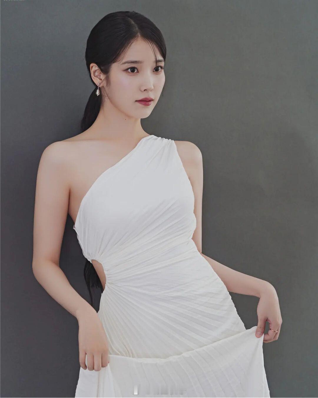 iu李知恩好性感啊​​​