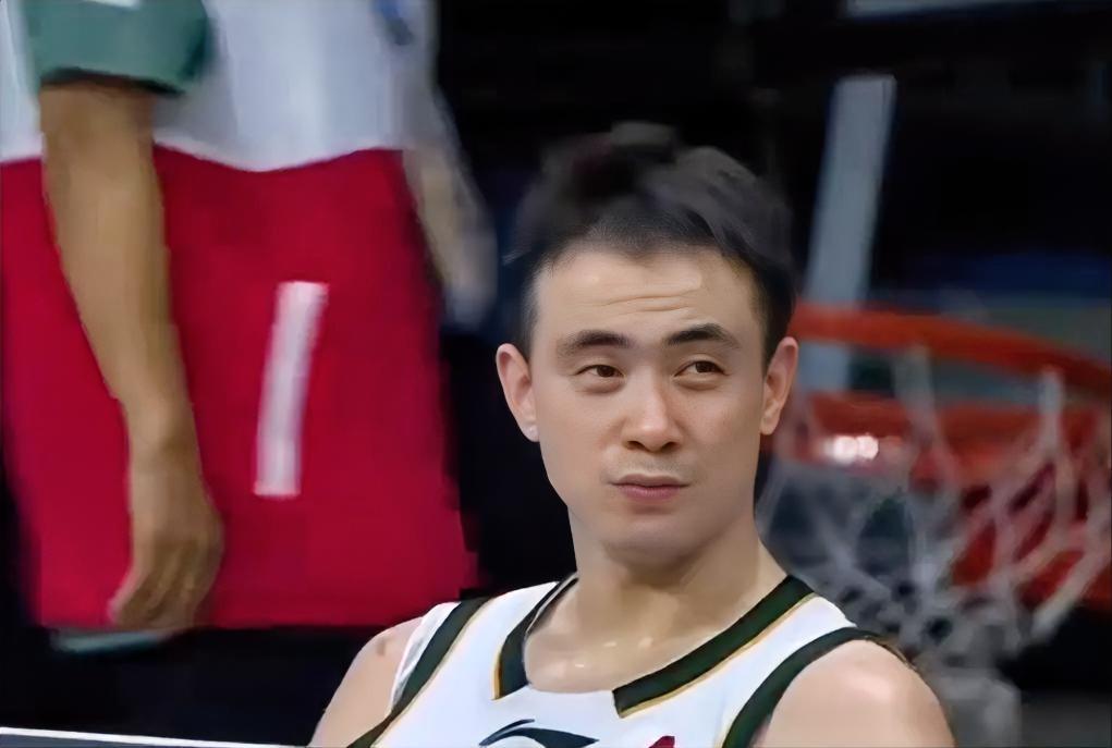 有一说一，今日赵继伟和王岚嵚根本不在一个级别！！赵继伟：上场31分钟，投篮