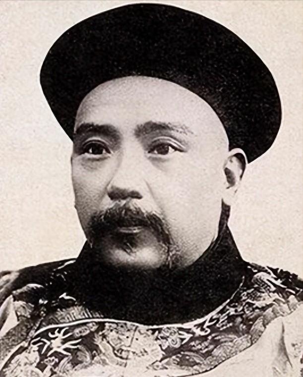 贴身侍卫亲述：袁世凯鲜为人知的权谋与日常。靠练兵，真见功夫在养人，小站练兵这