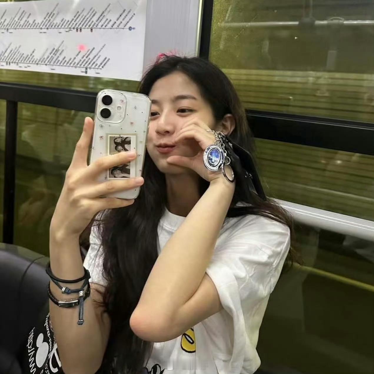 这是iPhone12还是iPhone16？​​​