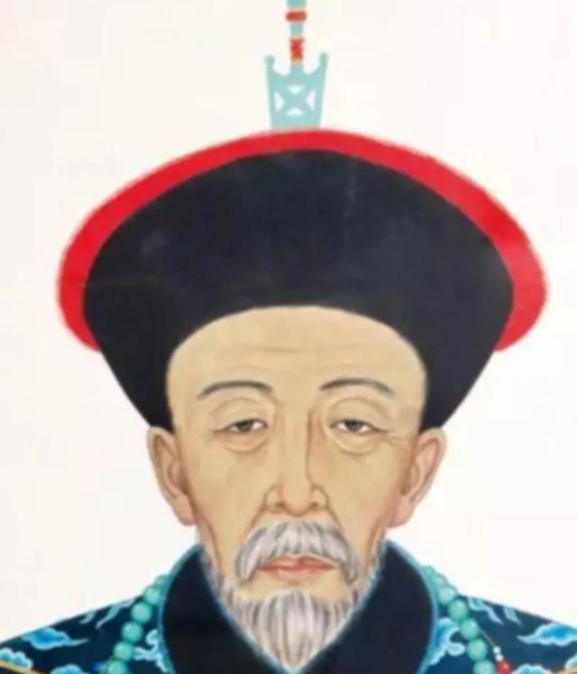 一天，乾隆质问和珅：“我给你十万两修御花园，你到底贪了多少？”和珅吓得惊慌失措，