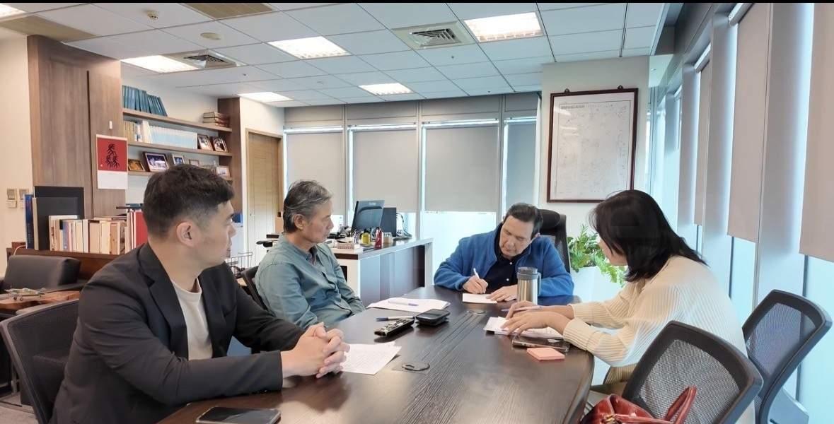 金傅聪和戴遐龄果然在周美青和马以南的声明后，可以说贼心不死，没有善罢甘休。他们说