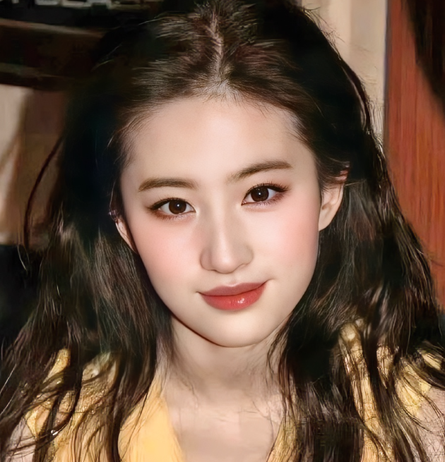 左边是刘亦菲这次在F1赛场直接封神不是简单的观赛打卡，而是实打实上手换胎，8秒