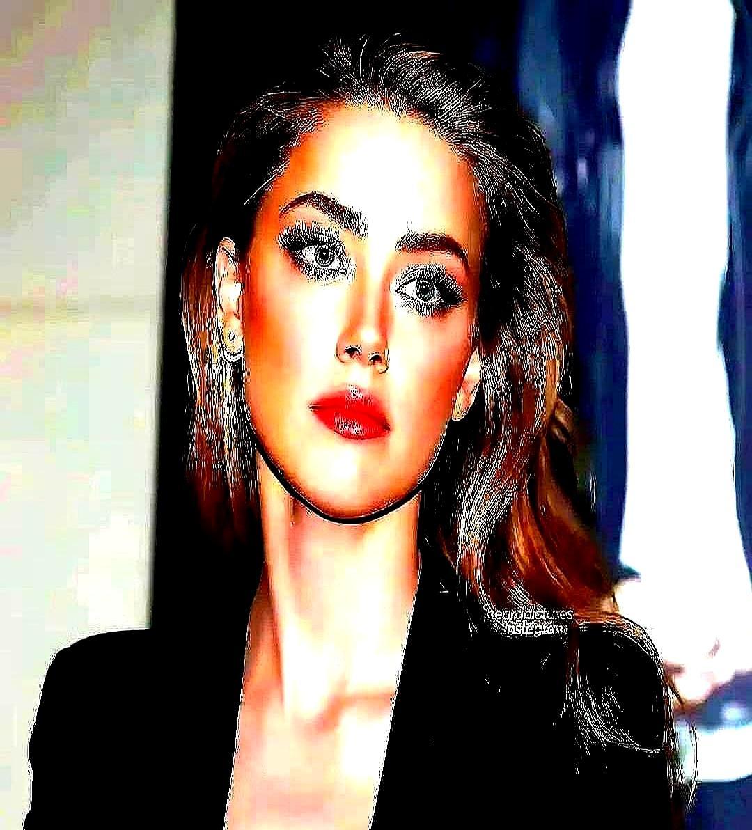 敢开除她，我就烧了华纳整个公司！马斯克一封信，直接拍在华纳高管脸上。华纳那