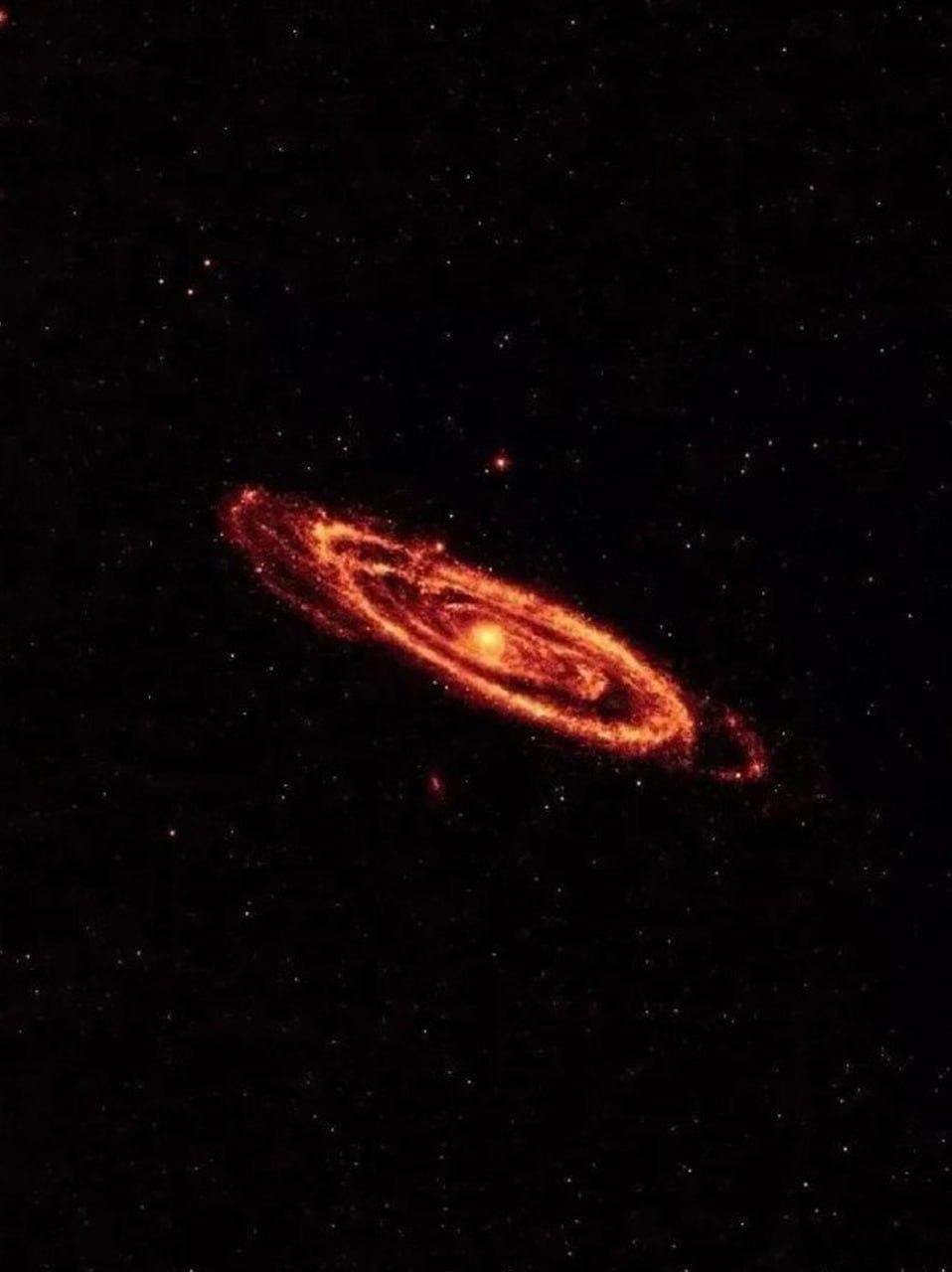 仙女座的隐藏面：新星诞生的地方✨WISE（广域红外巡天探测器）太空望远镜捕捉到