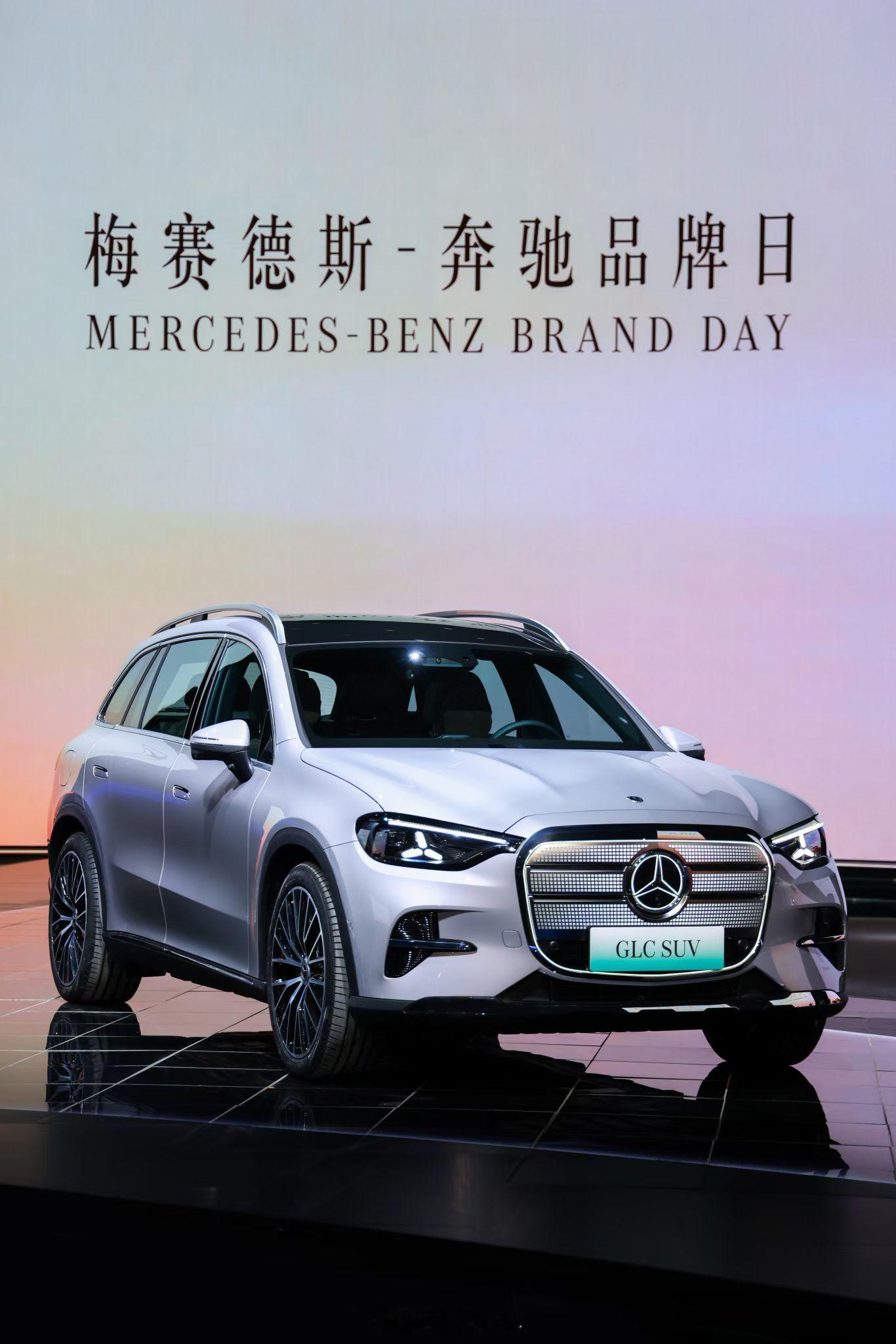 奔驰CEO康林松：奔驰在中国承受着很大压力，但不会跟着中国车企打价格战。在中国市