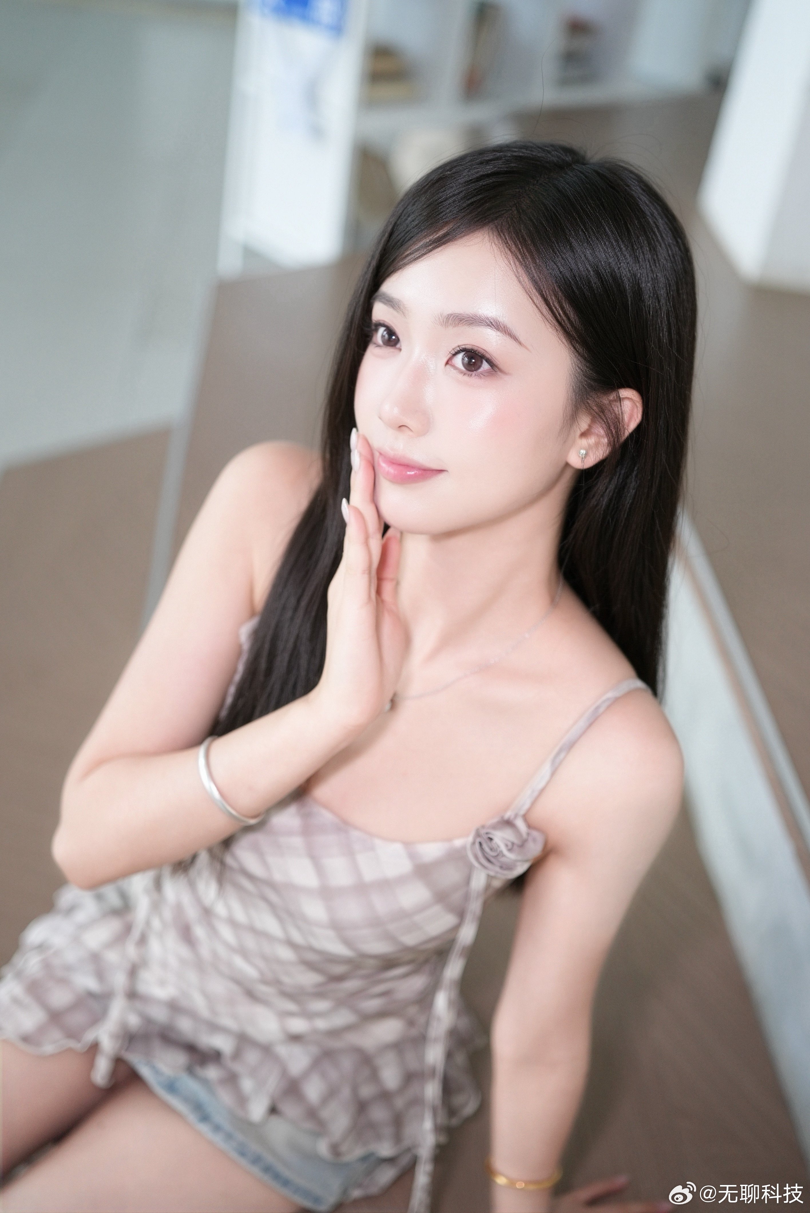 君君美图太多，睡前再发一波[doge]聊姐美图​​​