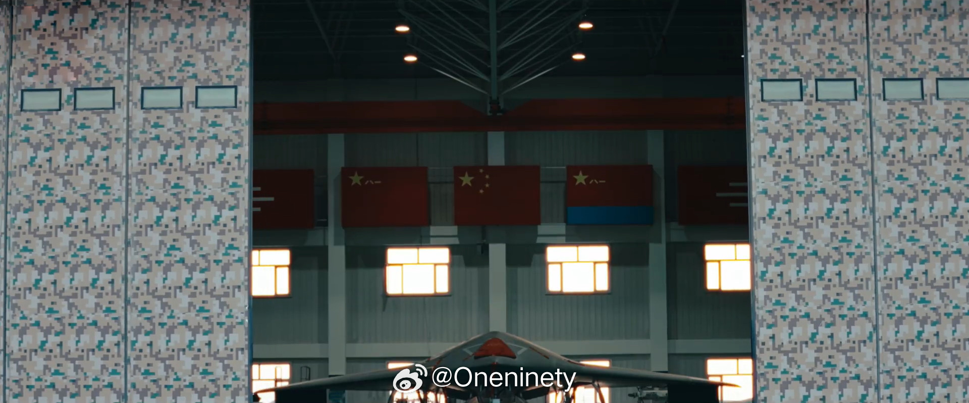 人民空军重磅发布攻击-11无人机！190视角​​​​人民空军成立76周年​​