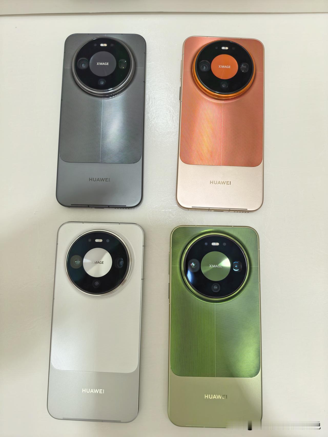 华为Mate90的外观设计和Mate60类似，包括大圆环和双拼设计。而这一次