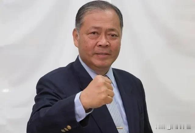 谁也想不到一场意外的摔伤，会打乱澎湖县长整场选举的布局，现任绿营县长昏迷住院三个