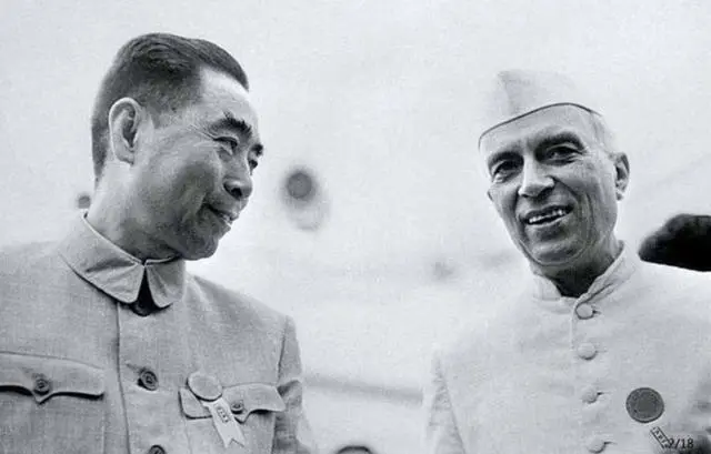 1960年，周总理访印时，一个记者故意挑事问：“西藏是什么时候成为中国领土的？”