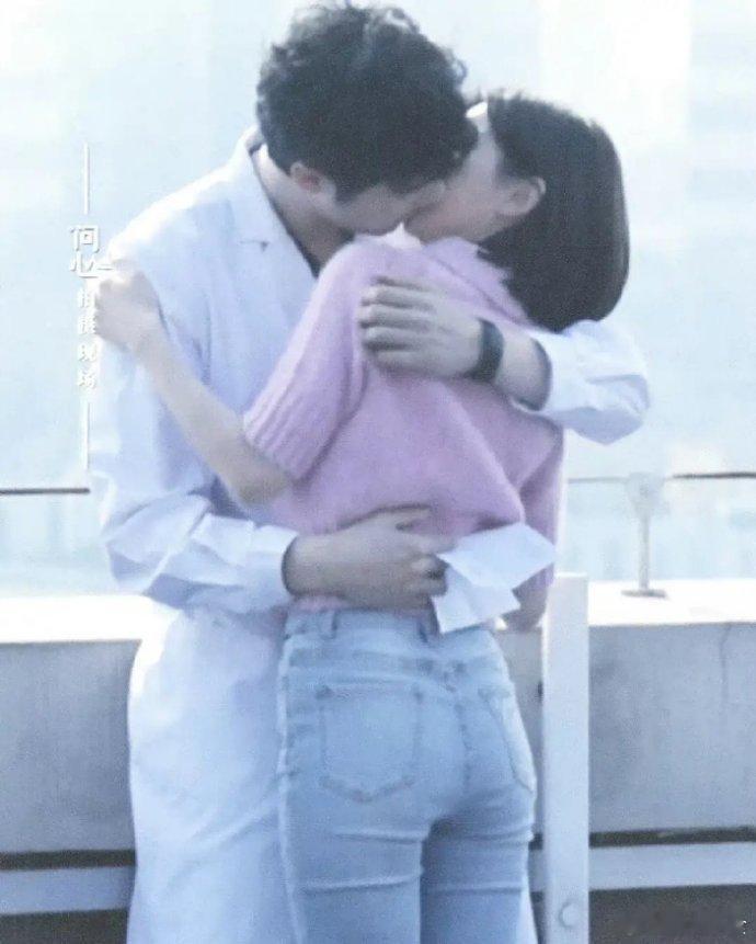 金世佳189cm,毛晓彤163cm!拍吻戏只能拉近景拍摄,不然远景就挺搞笑的[允