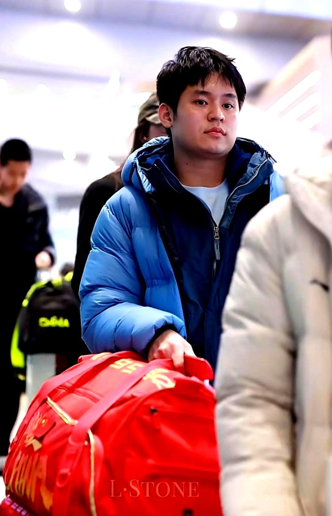 林诗栋退赛背后：舍弃排名，换取更长职业寿命的智慧选择