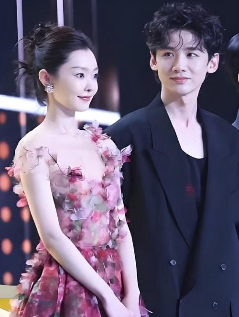 这俩最近又网传复合了所以是真的还是假的他俩之前谈过吗白敬亭宋轶