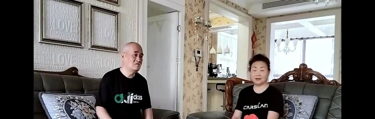 天津老两口买房车引发网友争议，这几天老两口前往山东、安徽、南京等地看二手房车了。