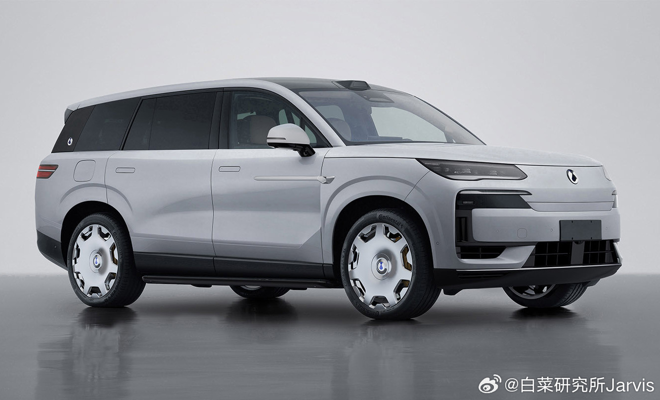 腾势N9，大唐之上，那只能是三体人了。尺寸数据：车身长宽高分别为5258/