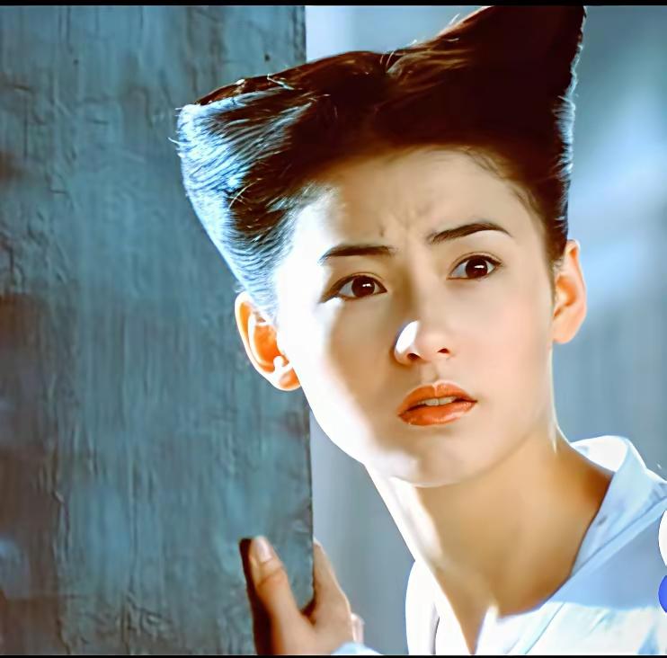 作为小龙女史上的一大滑坡，陈妍希版的小龙女之所以名列丑女榜，真的是发型的问题吗？