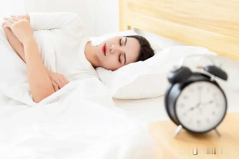 天呐！睡眠不好简直太痛苦了！2024年《中国居民睡眠健康白皮书》显示，咱平均睡眠