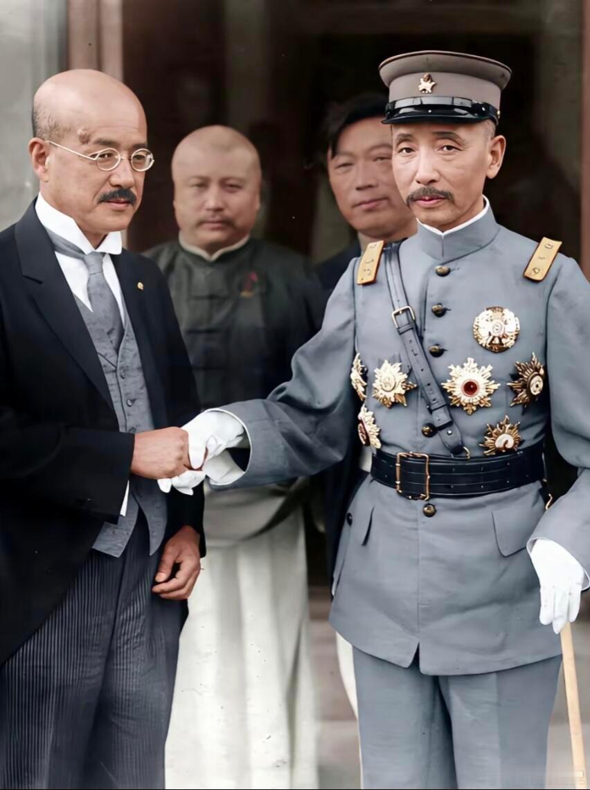 1927年，张作霖与日握手根本不摘手套……​​​