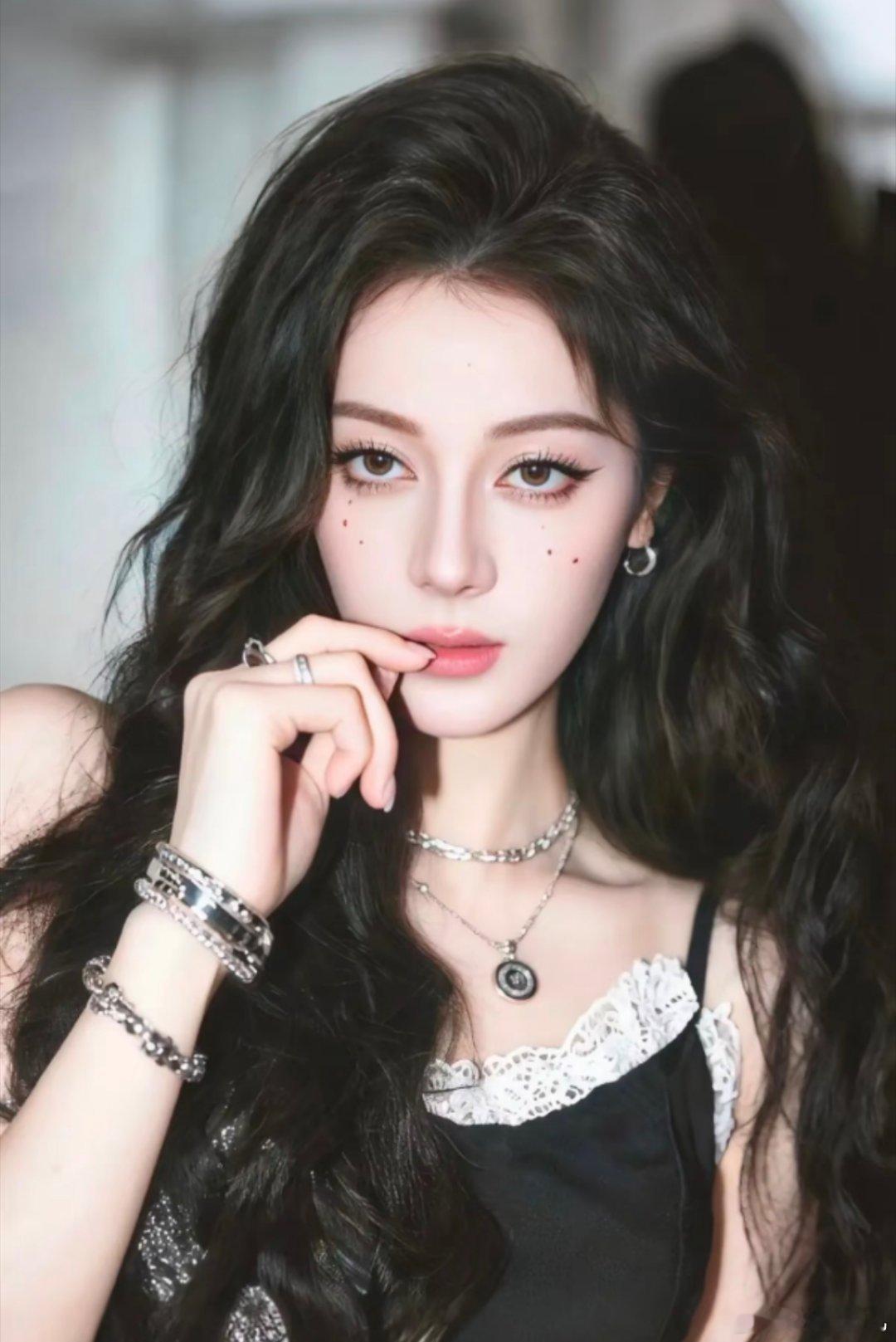 1、94年出生的女演员里，确实有不少眼熟的：白鹿、鞠婧祎、孟子义、卜冠今、陈瑶、