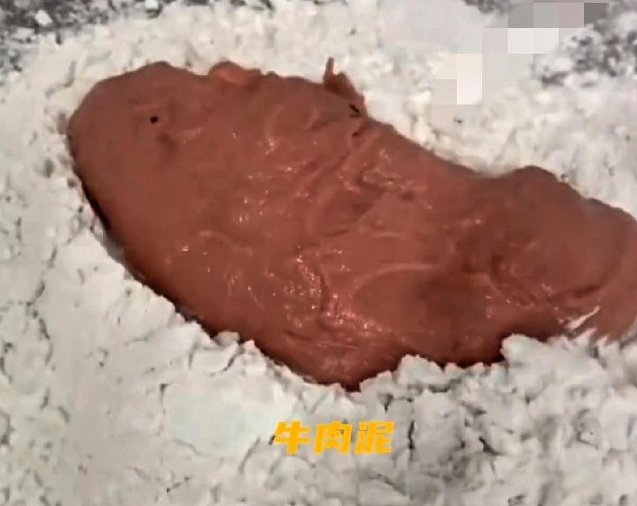 这面虽然看着好吃，但网友对其价格产生了好奇，有网友表示：我感觉这一碗面，最起码得