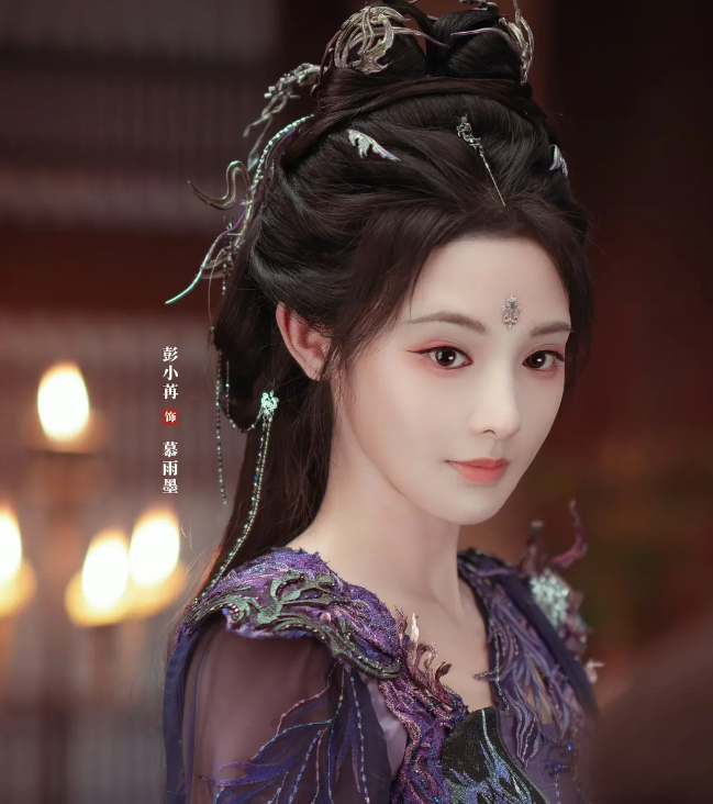 首先，《暗河传》特效惊艳，打戏很流畅，看得出制作团队很用心在对待，特别是了