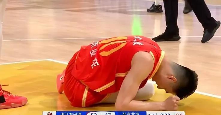 #cba#北京队太强啊，夺冠悬念超级大了。1第一场，北京队从落后14分，到最