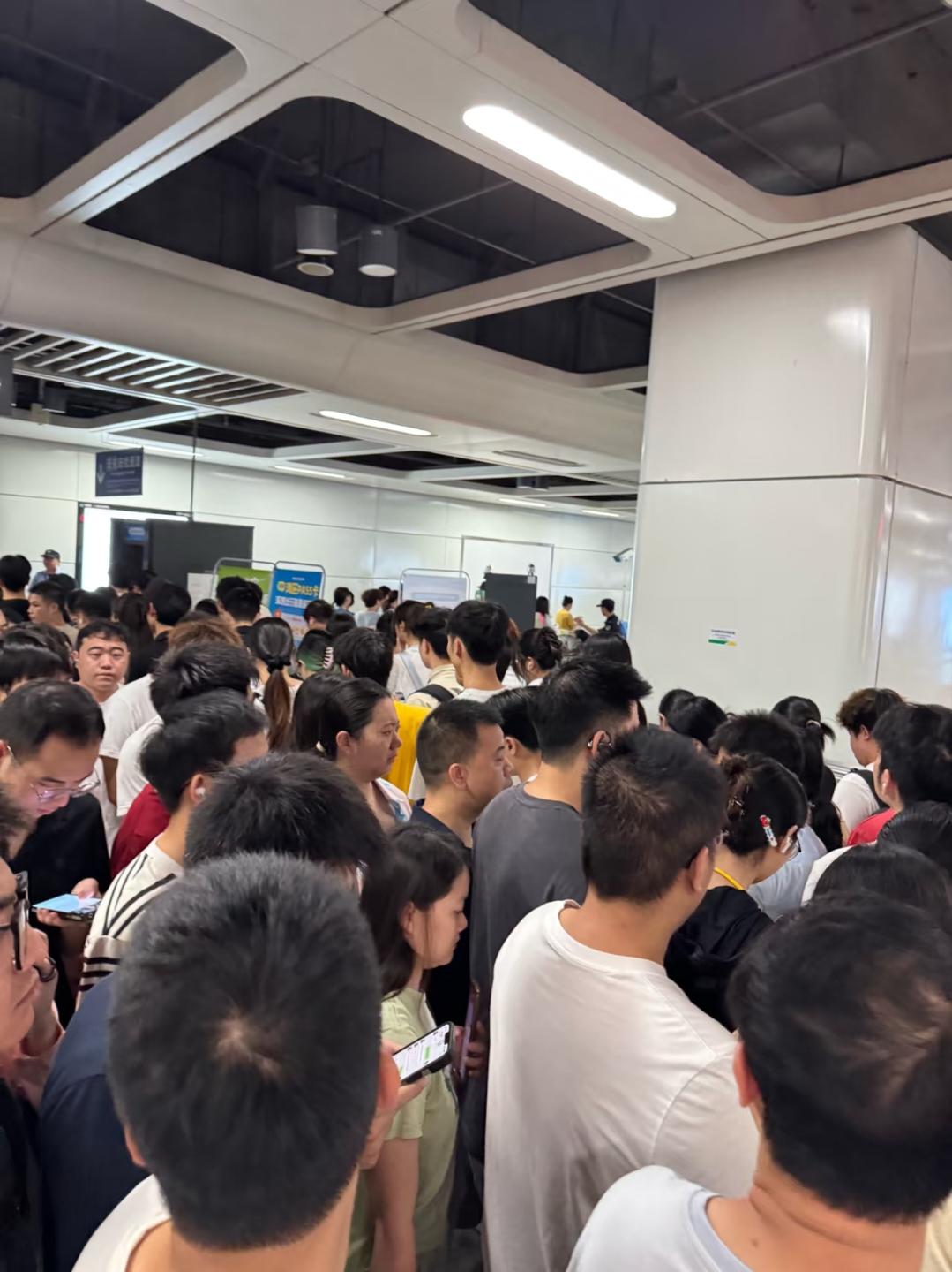 深圳牛马打工人，今早你迟到了吗？深圳地铁从今天(7月20日)起，所有人乘车必