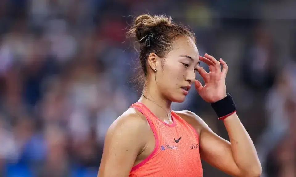 郑钦文消失了半年，是为了在澳网“杀人”。你别被她“休养”的表象骗了。这半年