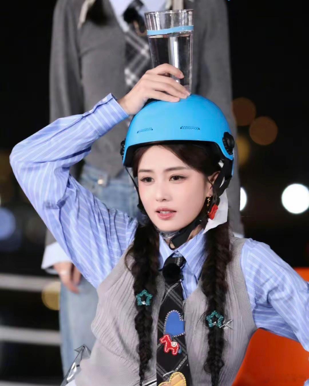 新一季《奔跑吧》收视率暴跌至0.3899%创历史新低，白鹿功不可没。花絮里，白鹿