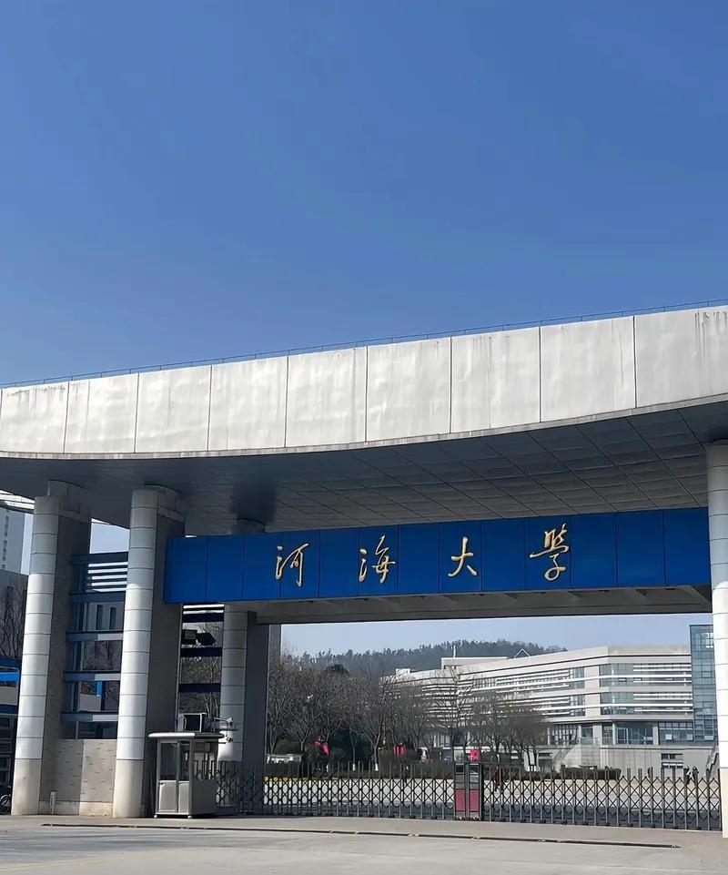 又是一年高考填报志愿季，给大家说个扎心的现实吧，高考分数高的孩子上大学后未必