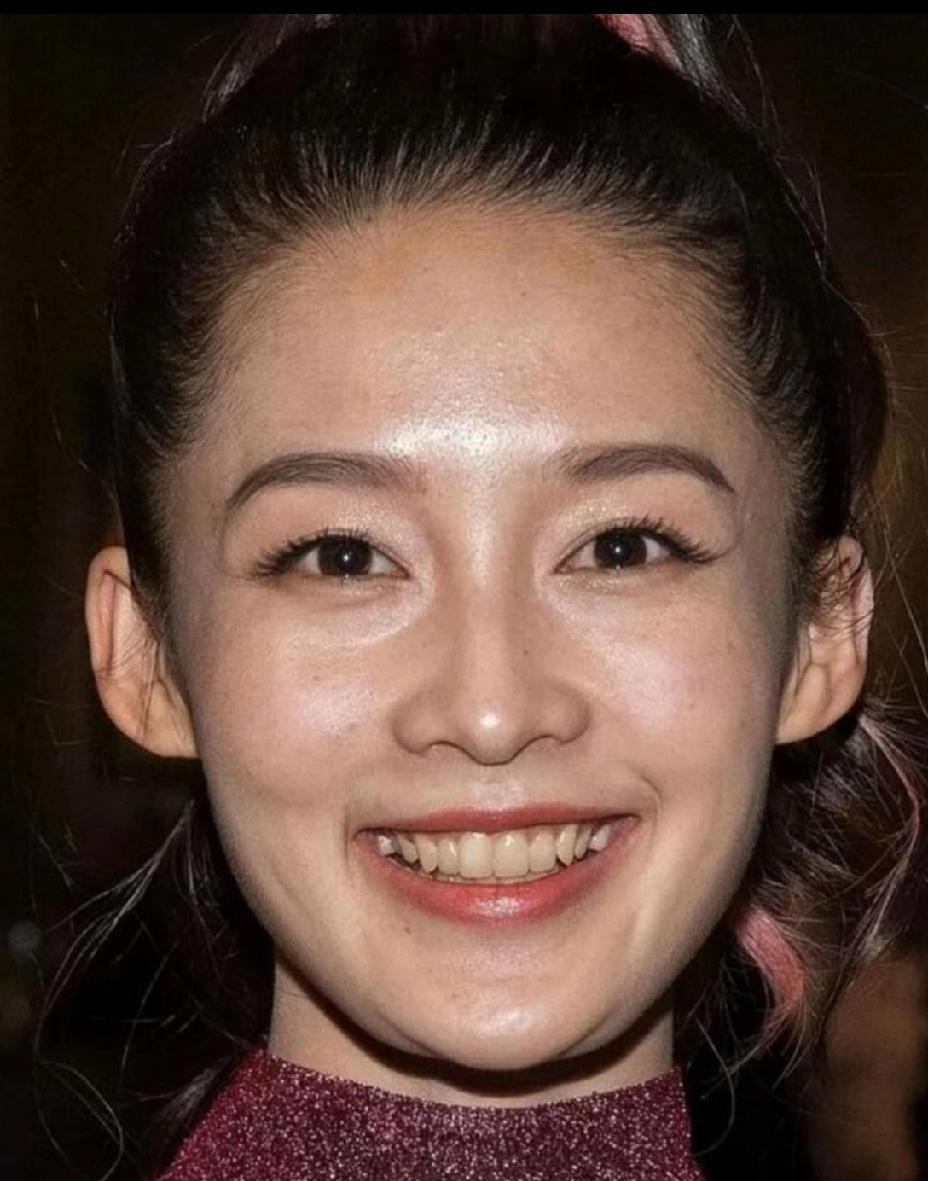 李沁高清怼脸拍，颜值还是很抗打的。