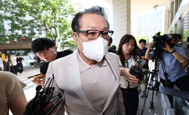 15日韩国金建希特检组采取强制侦查行动，针对